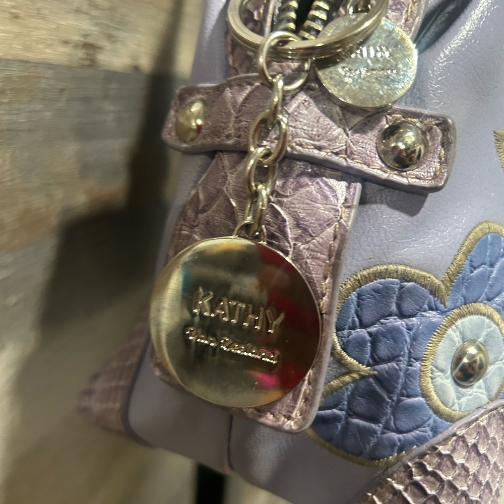 Kathy Van Zeeland Lavender Floral Design Leather Shoulder Bag - Picture 4 of 6